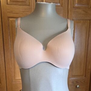 Victoria's Secret Blush Nude Seamless T-Shirt Bra Underwire